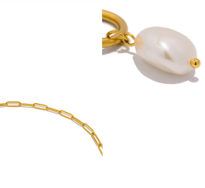 Aquarly Luna Pearl Necklace