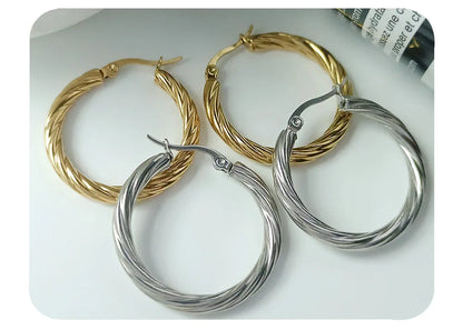 Aquarly Twist Hoops