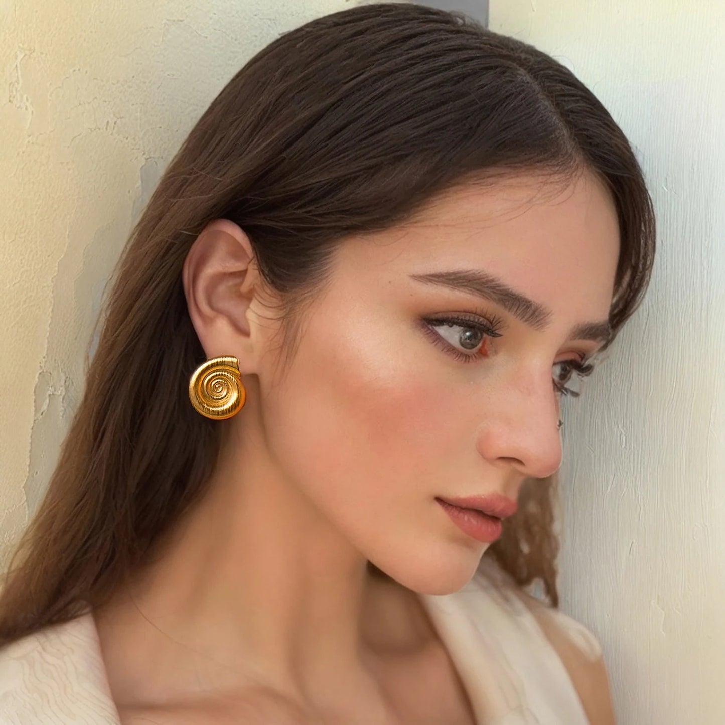 Aquarly Geo Conch Studs