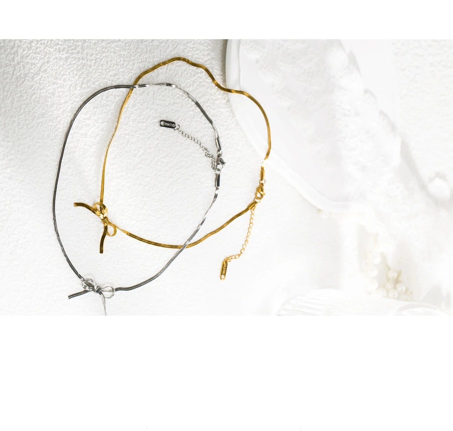 Aquarly Golden Bow Choker